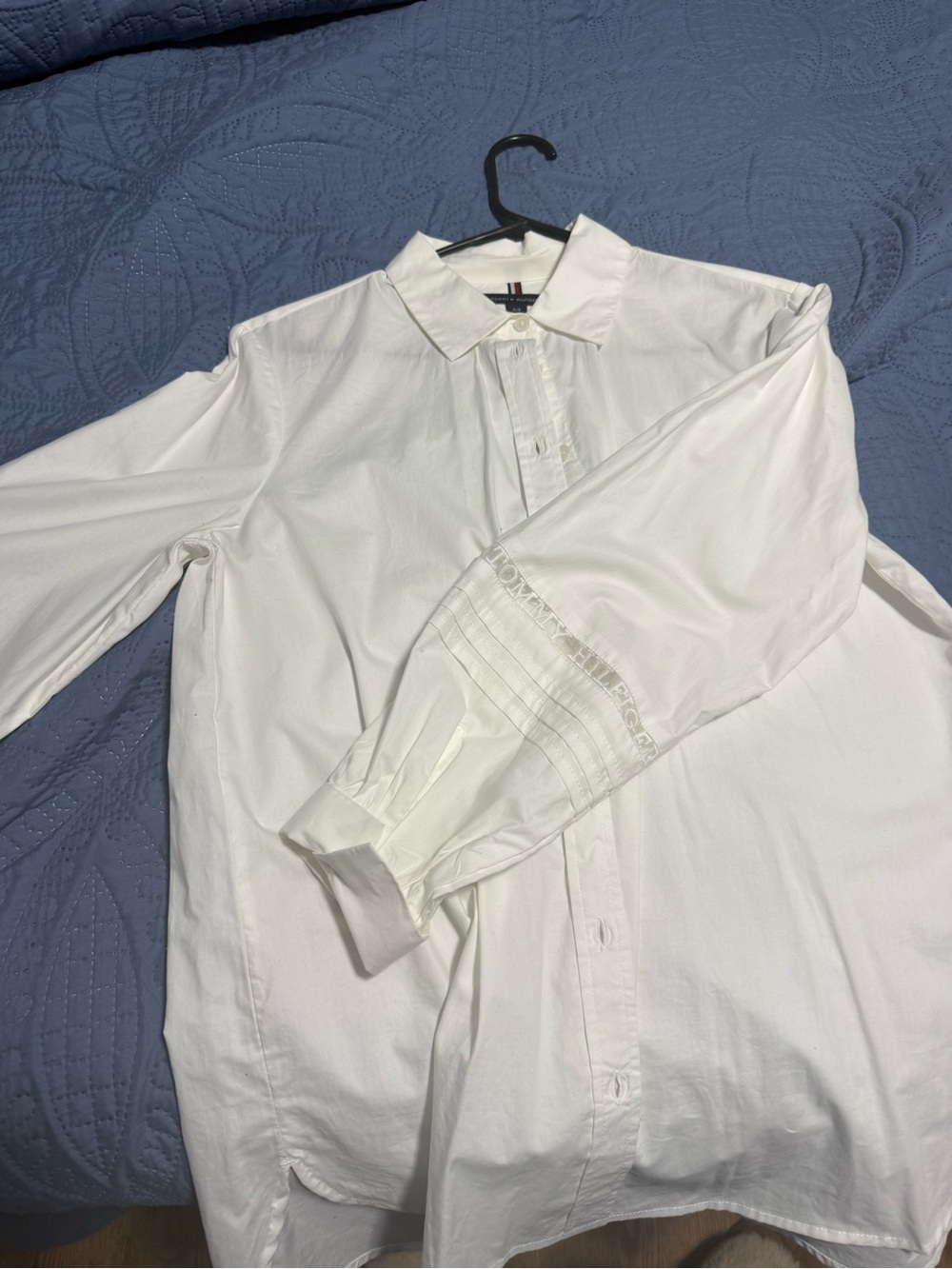 Tommy Hilfiger White Women's Long-Sleeve Button-Down Shirt